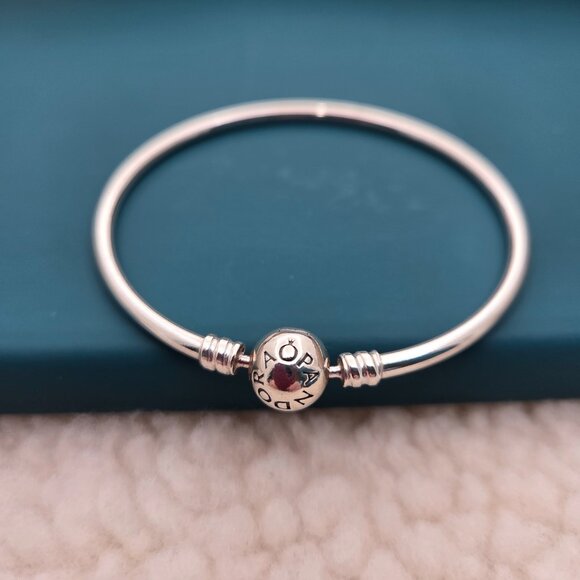 Genuine Pandora Moments Sterling Silver Bangle Bracelet - Picture 2 of 7